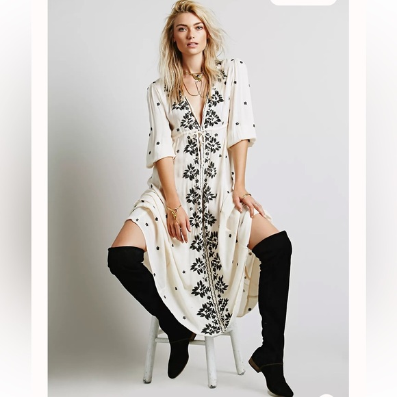 RAGA Dresses & Skirts - Raga Juliet Cream Embroidered Midi Dress